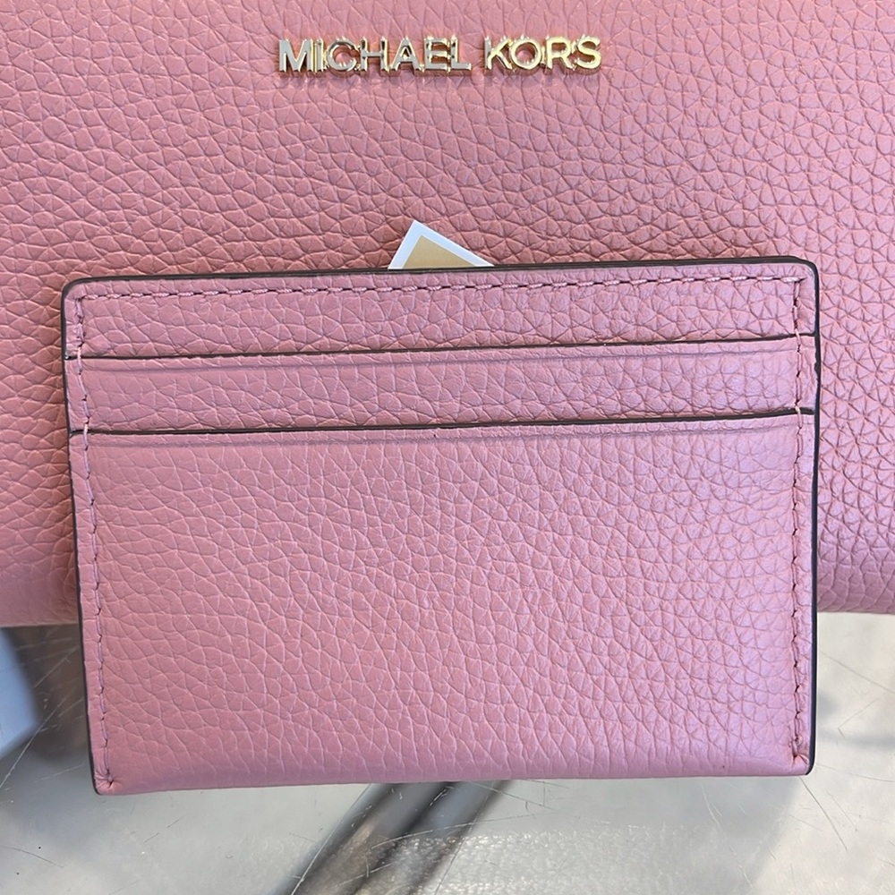 MICHAEL KORS
Reed Large Pebbled Leather Card Holder Case
Primrose 
NWT - Picture 12 of 16
